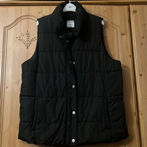 Old Navy fleece lined puffer vest. Tall. Excellent condition.
